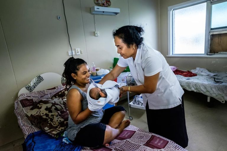 To Improve Healthcare Delivery, WHO Asks Countries to Generate Evidence on Climate Migration & Displacement