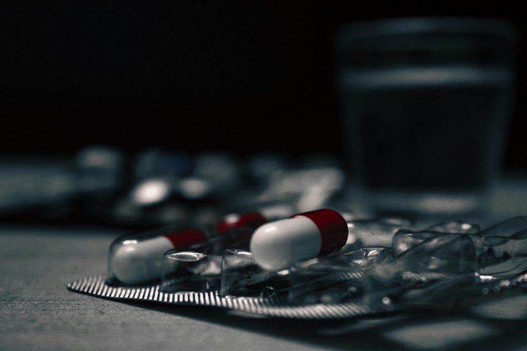 Half a Million Dead, One in Twelve Treated: UN Charts a Drug Trade Remade by Chemistry and Conflict